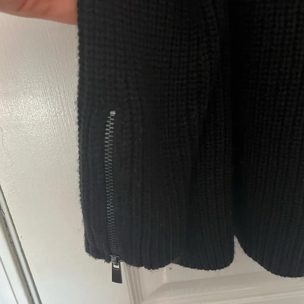 Bar III Cut out Key Hole Black Sweater XS - Picture 5 of 6